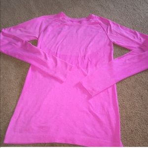 Lululemon like pink top
